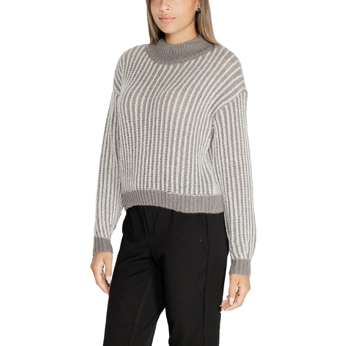 Jacqueline De Yong Maglia Donna
